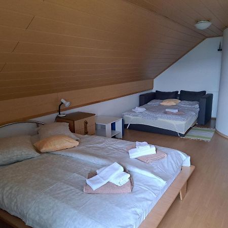 Вілла Getaway "At The Three Lights" Sevnica Екстер'єр фото