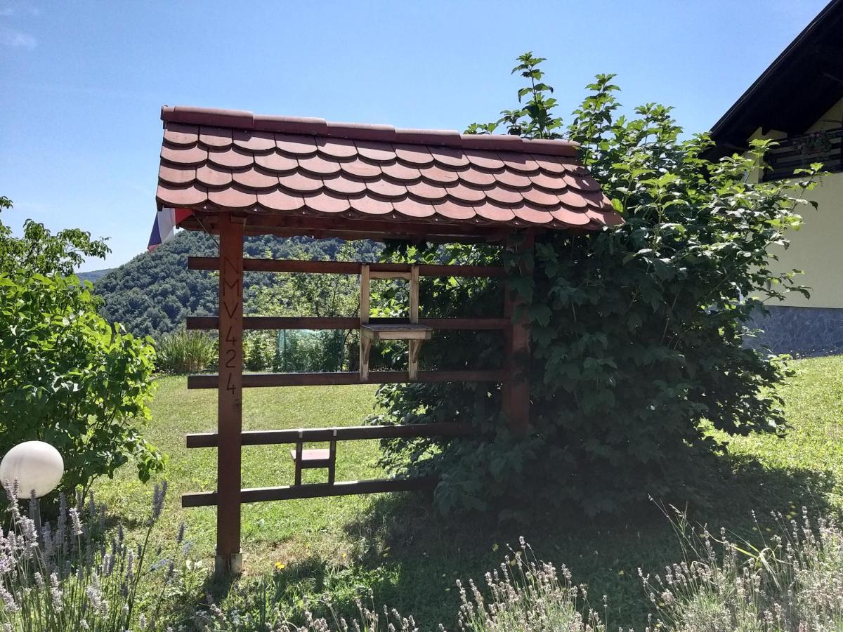 Вілла Getaway "At The Three Lights" Sevnica Екстер'єр фото