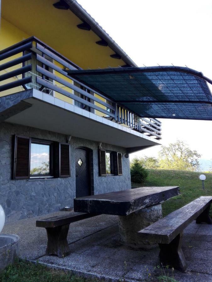 Вілла Getaway "At The Three Lights" Sevnica Екстер'єр фото